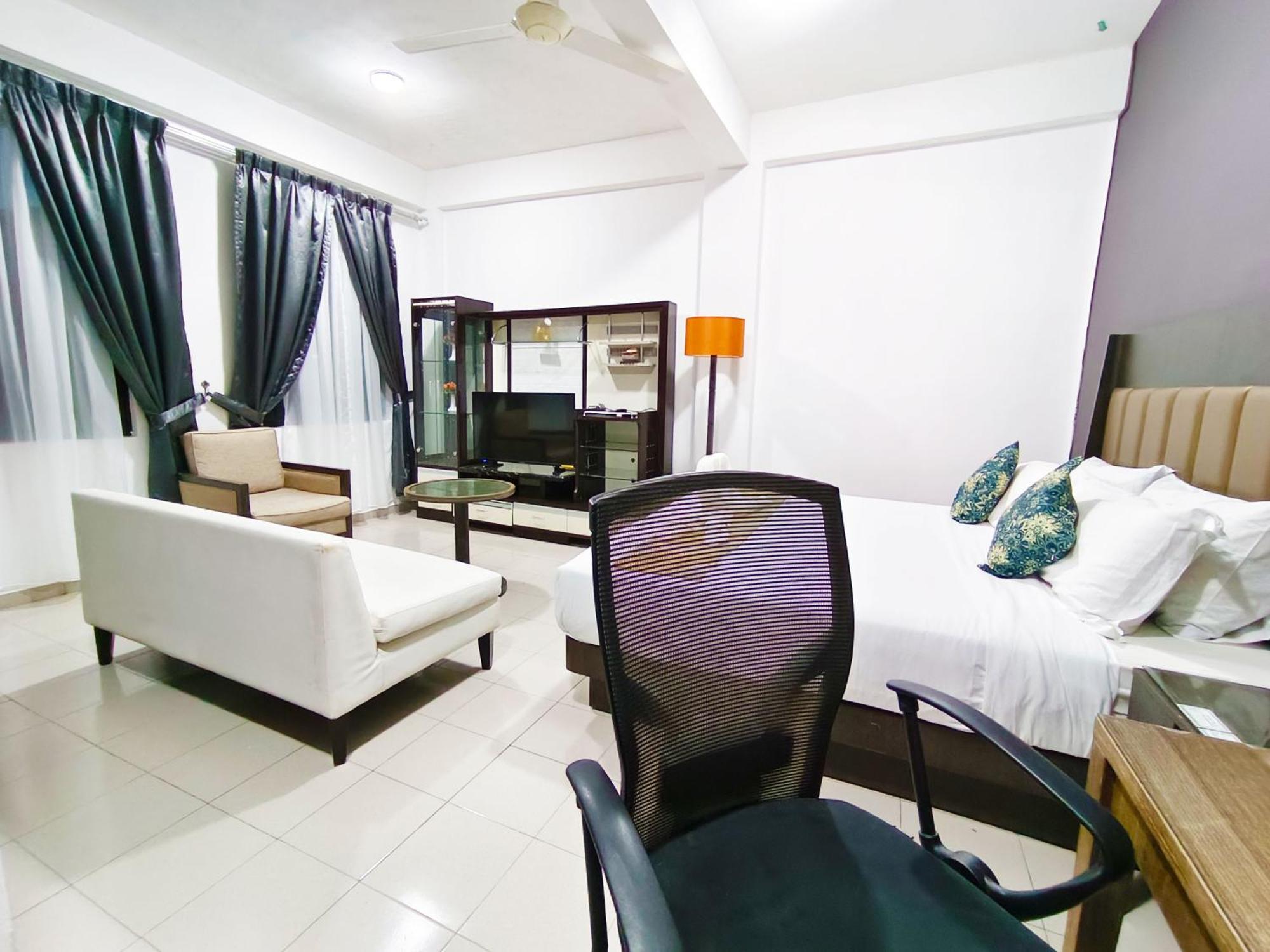 Salaam Suites Hotel Kota Bharu Buitenkant foto